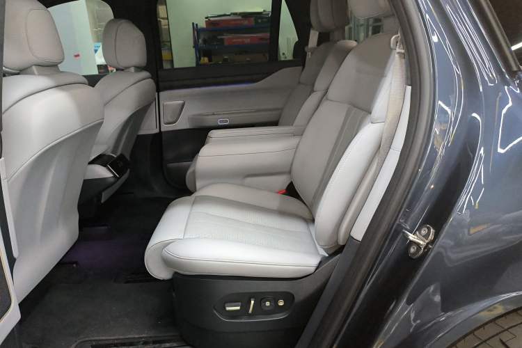 Used Nio ES8 2023 75 kWh Left Rear Seat