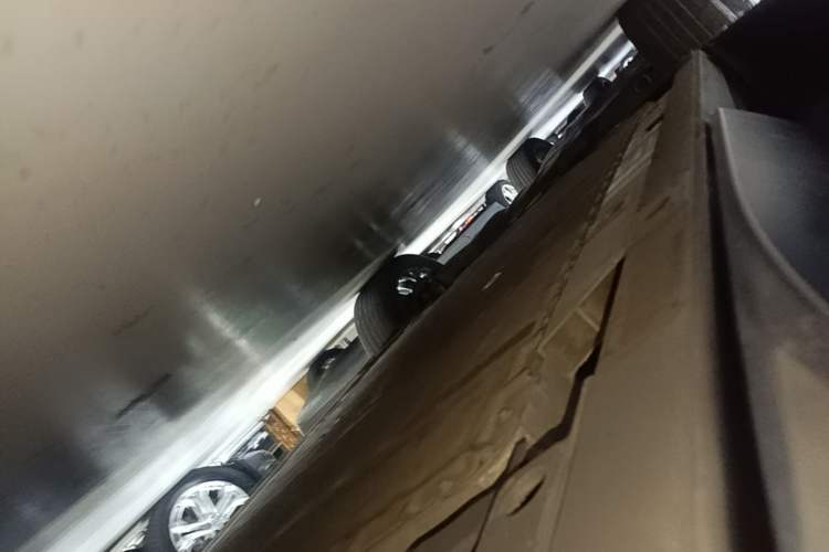 Used Nio ES8 2023 100kWh Left Side Sill