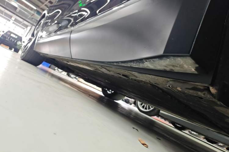Used Nio ES8 2023 100kWh Signature Edition Left Side Sill