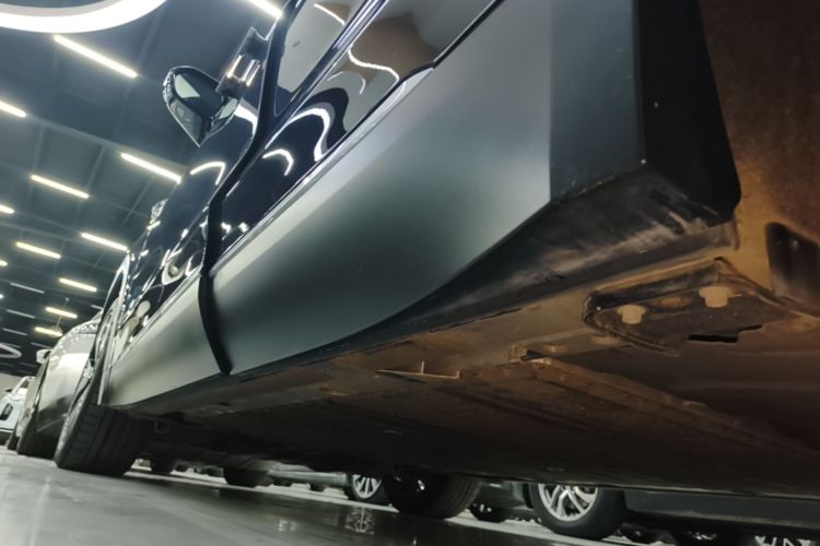 Used Nio ES8 2023 100kWh Left Side Sill