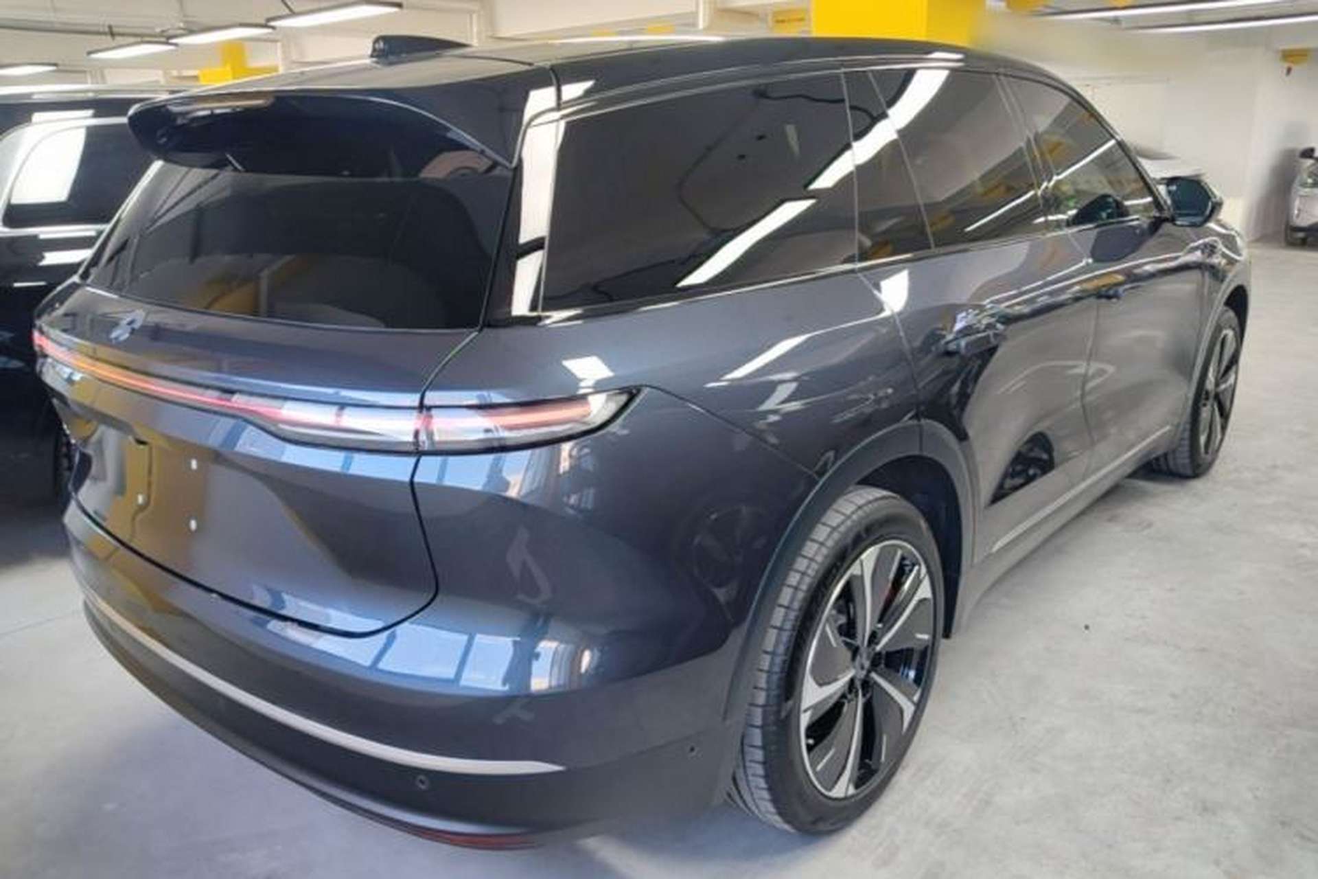Used Nio ES8 2023 75 kWh Rear Right 45 Deg