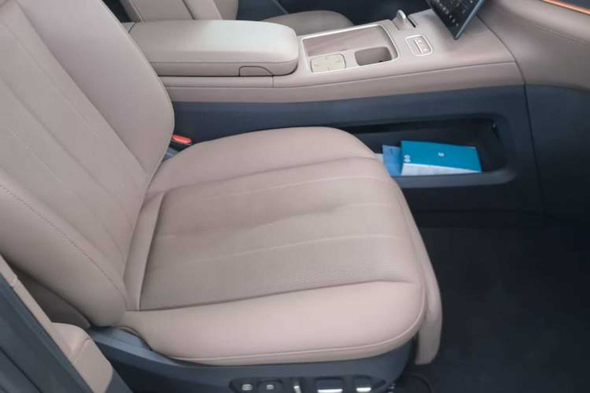 Used Nio ES8 2023 75 kWh Right Front Seat