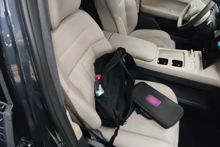 Used Nio ES8 2023 75 kWh Right Front Seat