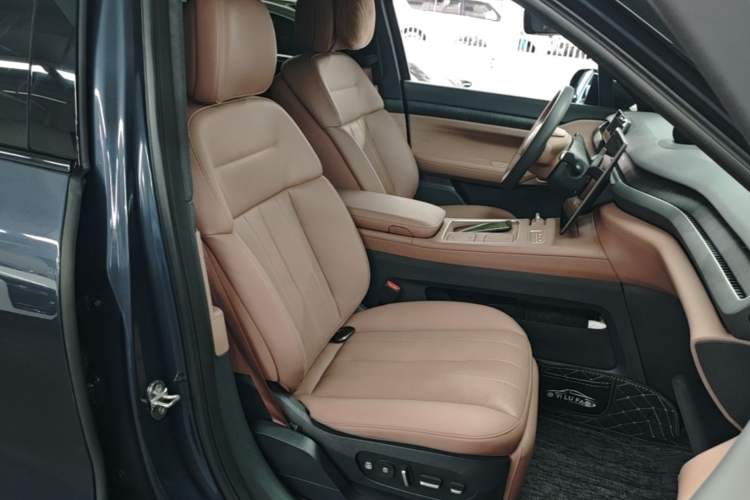 Used Nio ES8 2023 75 kWh Right Front Seat