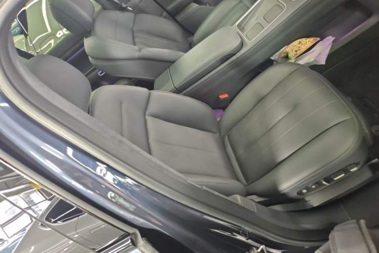 Used Nio ES8 2023 100kWh Signature Edition Right Front Seat