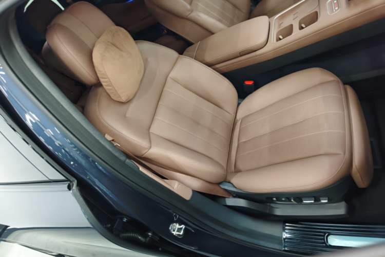 Used Nio ES8 2023 100kWh Right Front Seat