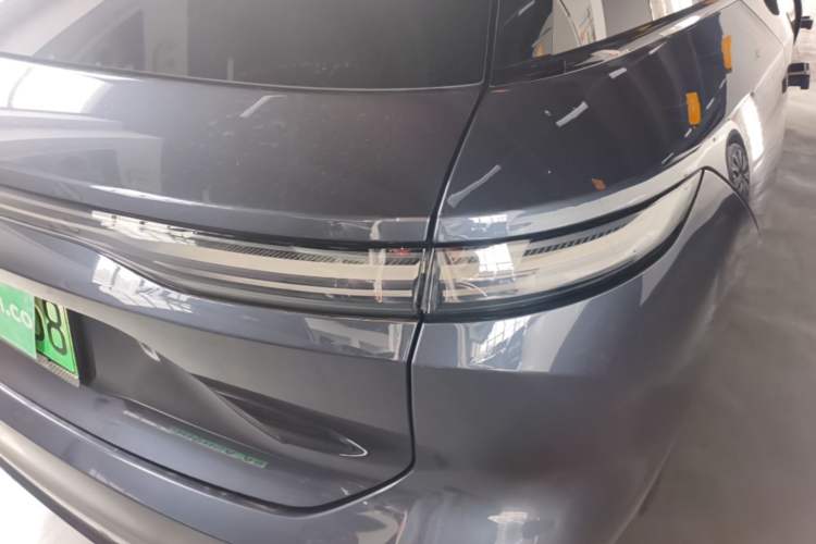 Used Nio ES8 2023 75 kWh Executive Edition Right Rear Taillight