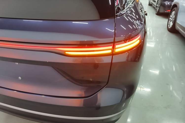 Used Nio ES8 2023 100kWh Right Rear Taillight