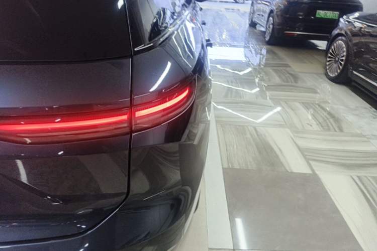 Used Nio ES8 2023 75 kWh Executive Edition Right Rear Taillight