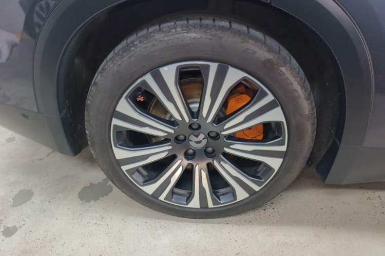 Used Nio ES8 2023 75 kWh Executive Edition Right Rear Wheel Hub