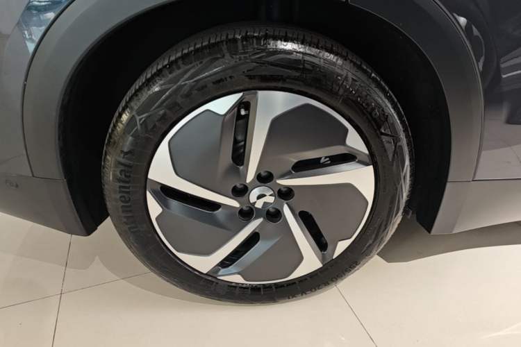 Used Nio ES8 2023 75 kWh Right Rear Wheel Hub
