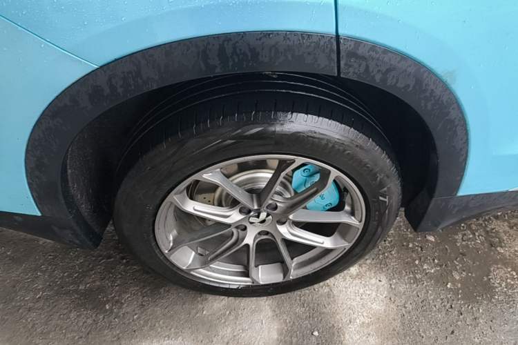 Used Nio ES8 2023 75 kWh Right Rear Wheel Hub