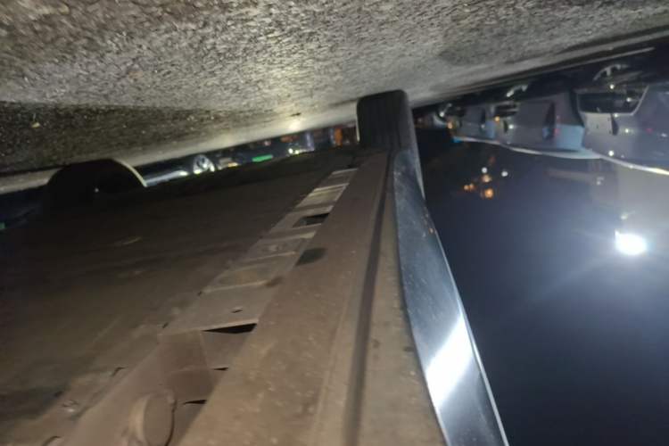 Used Nio ES8 2023 100kWh Signature Edition Right Side Sill