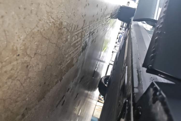 Used Nio ES8 2023 100kWh Signature Edition Right Side Sill