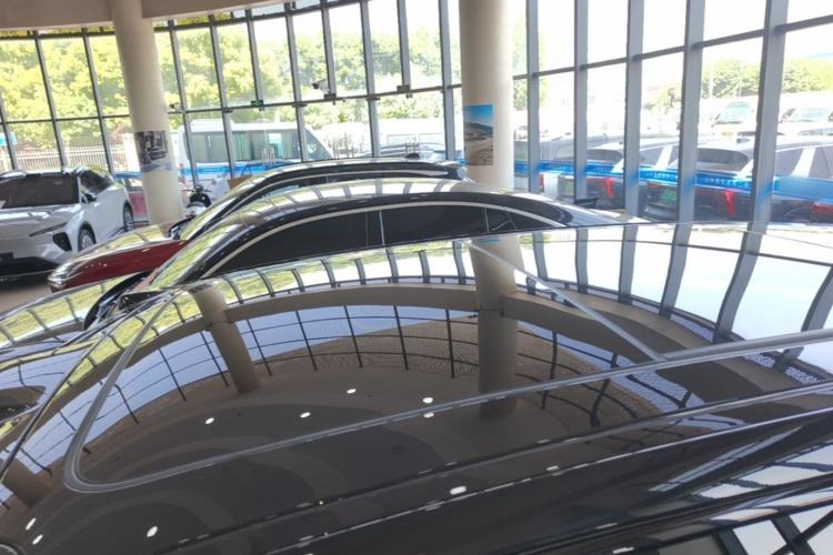 Used Nio ES8 2023 75 kWh Roof