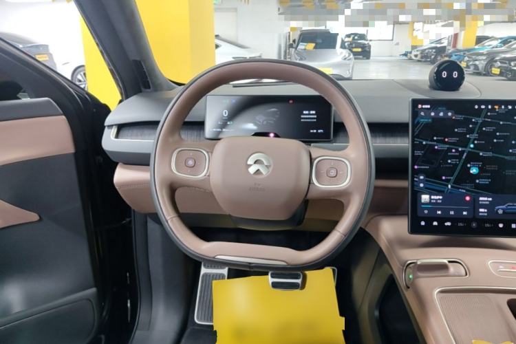 Used Nio ES8 2023 75 kWh Steering Wheel