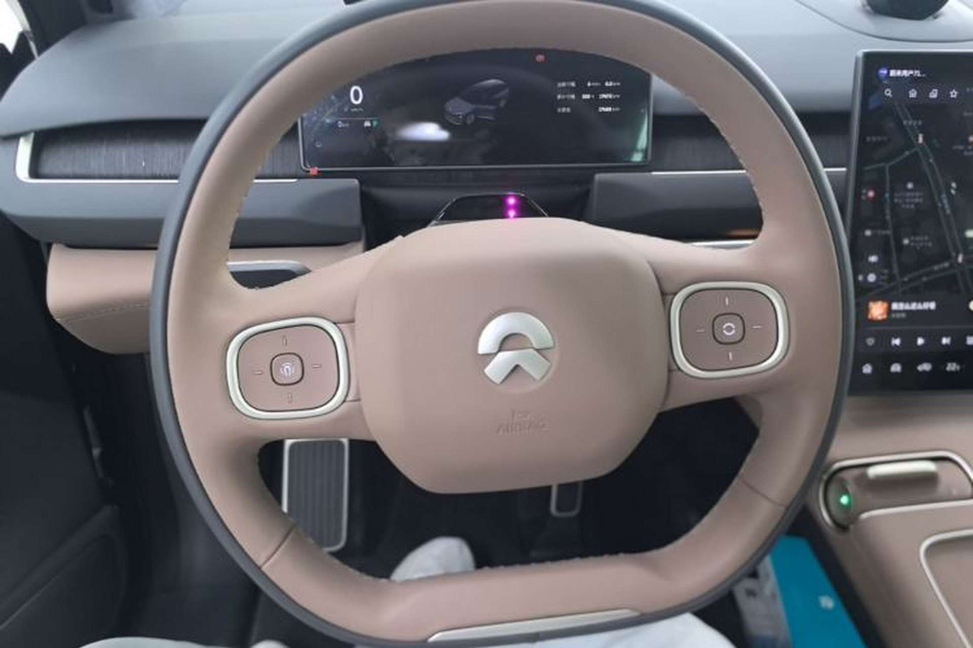 Used Nio ES8 2023 75 kWh Steering Wheel