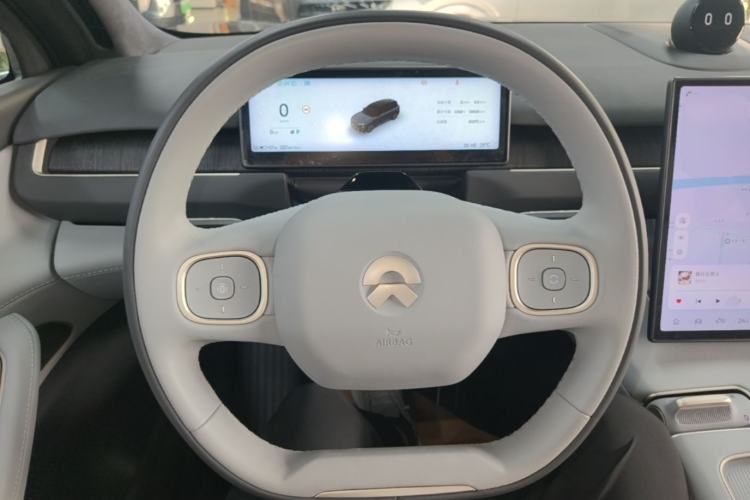 Used Nio ES8 2023 75 kWh Executive Edition Steering Wheel