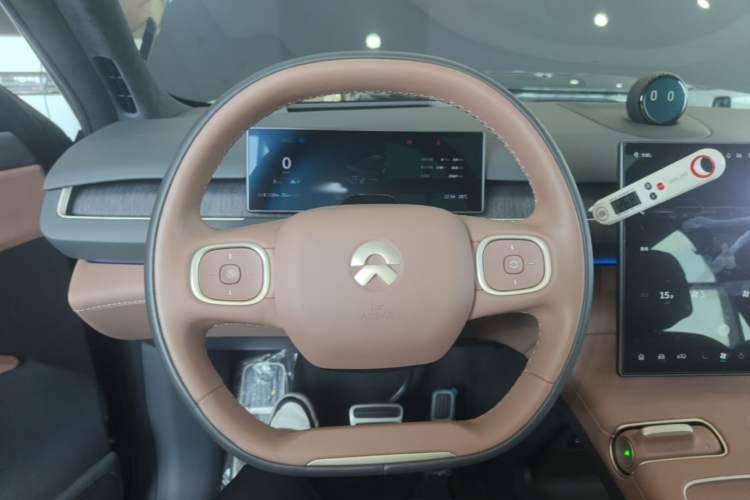 Used Nio ES8 2023 75 kWh Steering Wheel