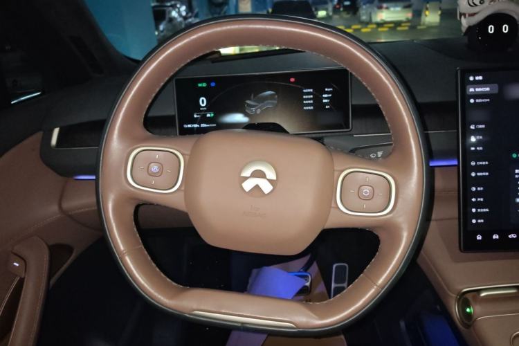 Used Nio ES8 2023 75 kWh Executive Edition Steering Wheel