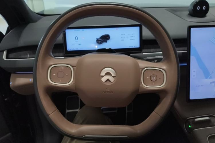 Used Nio ES8 2023 75 kWh Executive Edition Steering Wheel