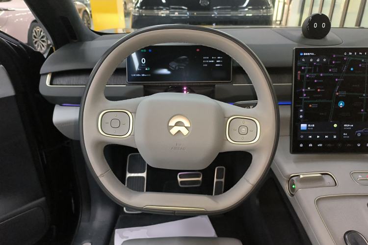 Used Nio ES8 2023 75 kWh Steering Wheel