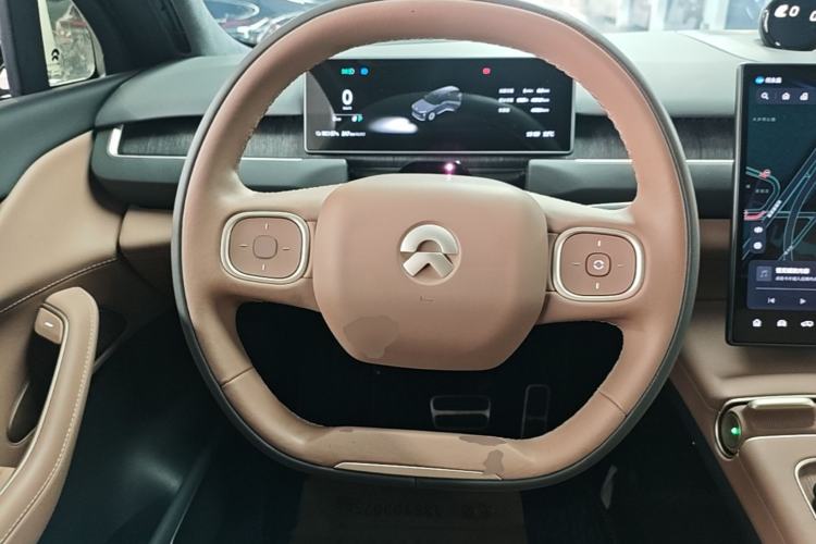 Used Nio ES8 2023 75 kWh Steering Wheel