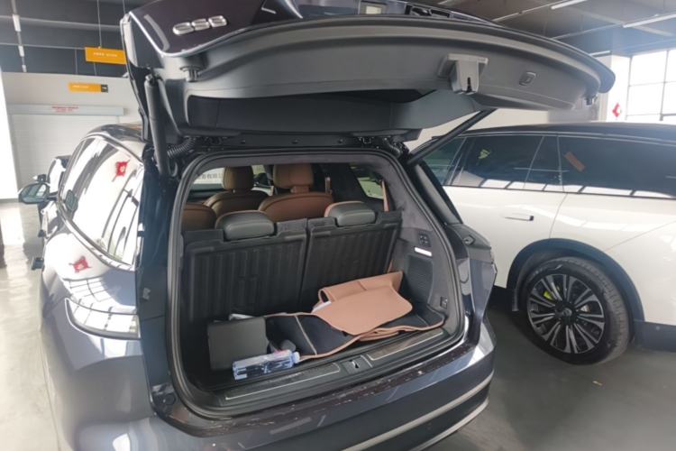 Used Nio ES8 2023 75 kWh Executive Edition Trunk