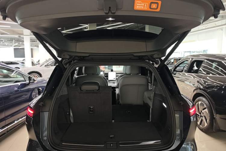 Used Nio ES8 2023 75 kWh Trunk