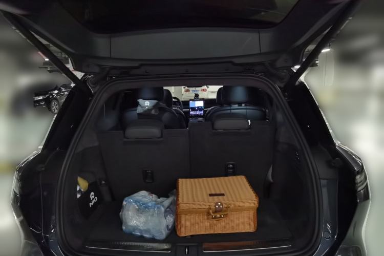 Used Nio ES8 2023 75 kWh Executive Edition Trunk