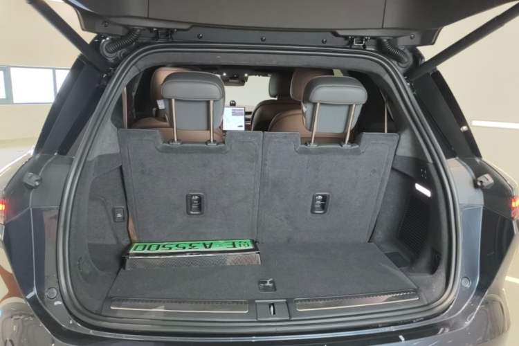 Used Nio ES8 2023 75 kWh Executive Edition Trunk
