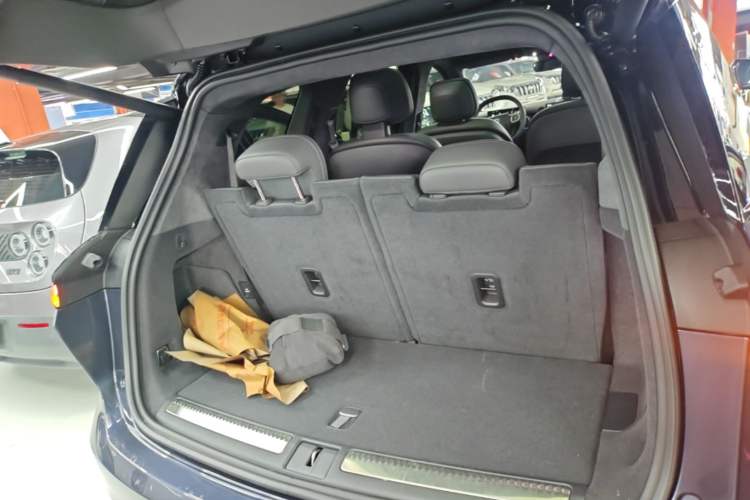 Used Nio ES8 2023 100kWh Signature Edition Trunk
