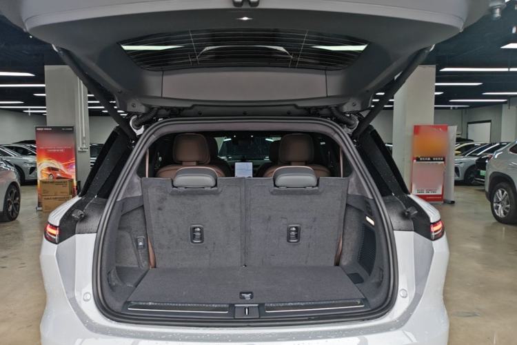 Used Nio ES8 2023 100kWh Signature Edition Trunk