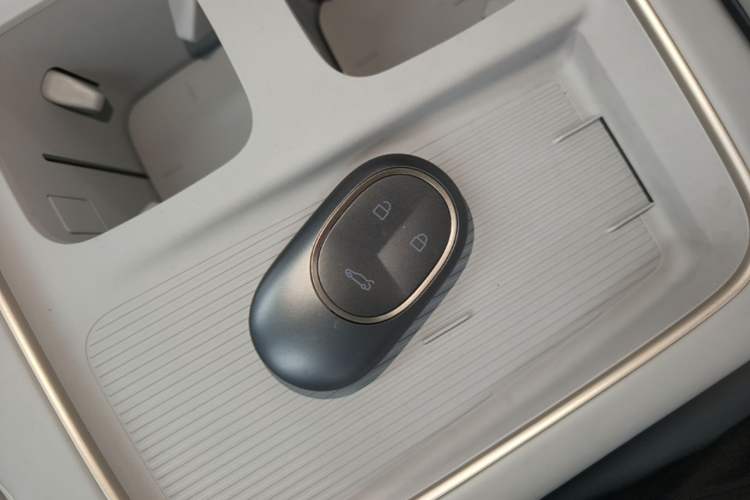 Used Nio ES8 2023 75 kWh Executive Edition Vehicle Key