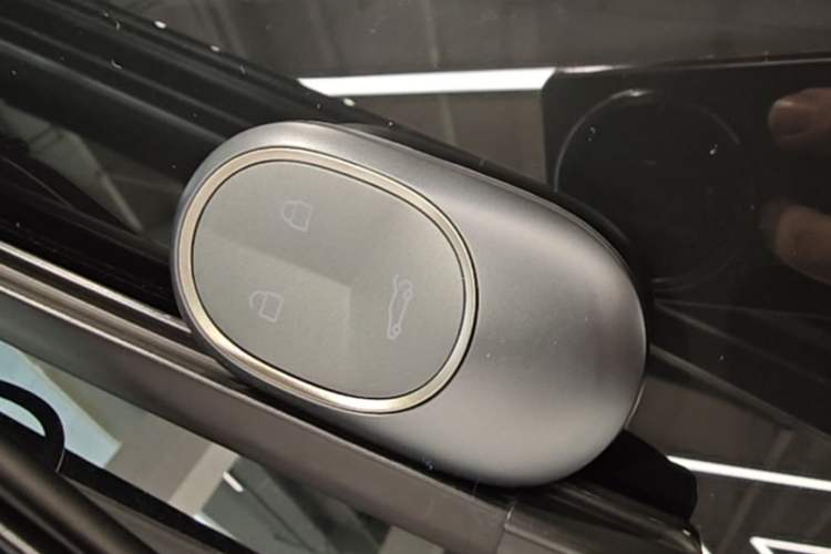 Used Nio ES8 2023 75 kWh Vehicle Key