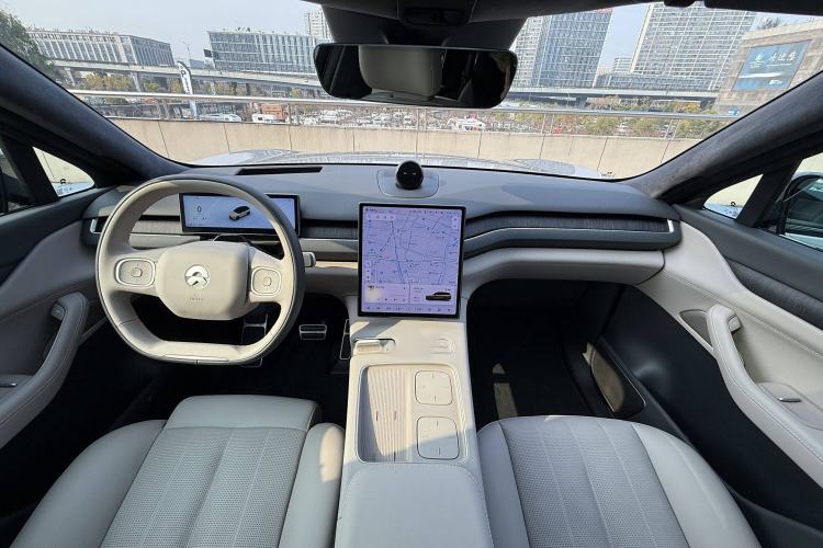 Used Nio ES8 2023 75 kWh Executive Edition Audio And AC Panel