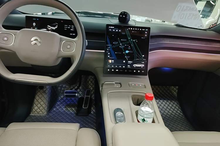 Used Nio ES8 2023 75 kWh Audio And AC Panel