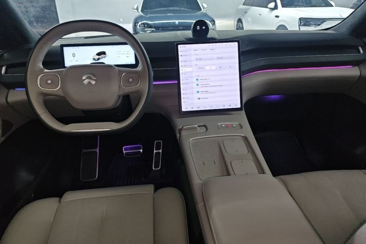 Used Nio ES8 2023 100kWh Executive Edition Center Console