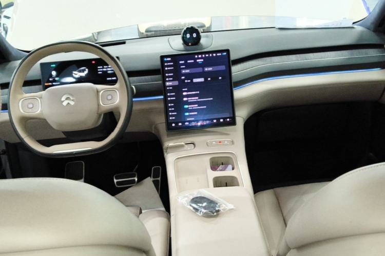 Used Nio ES8 2023 100kWh Signature Edition Center Console