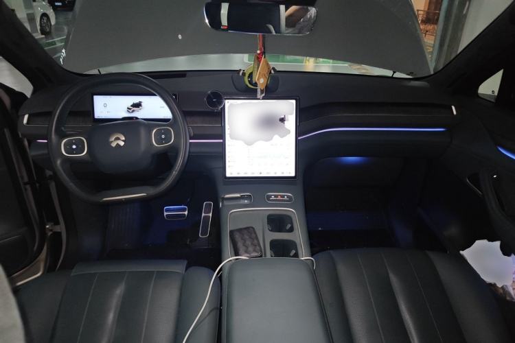 Used Nio ES8 2023 100kWh Signature Edition Center Console