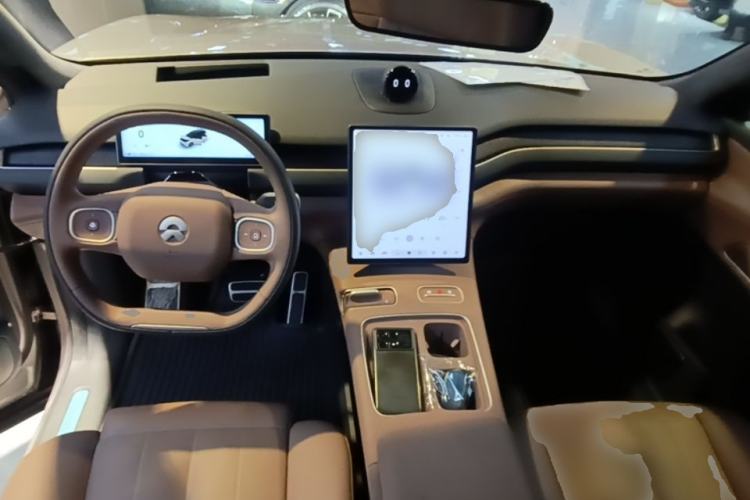 Used Nio ES8 2023 75 kWh Center Console