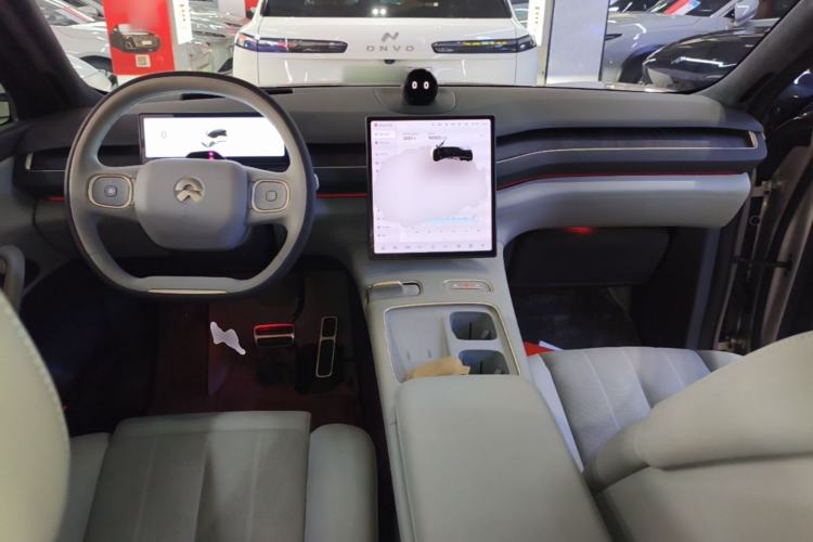 Used Nio ES8 2023 100kWh Signature Edition Center Console