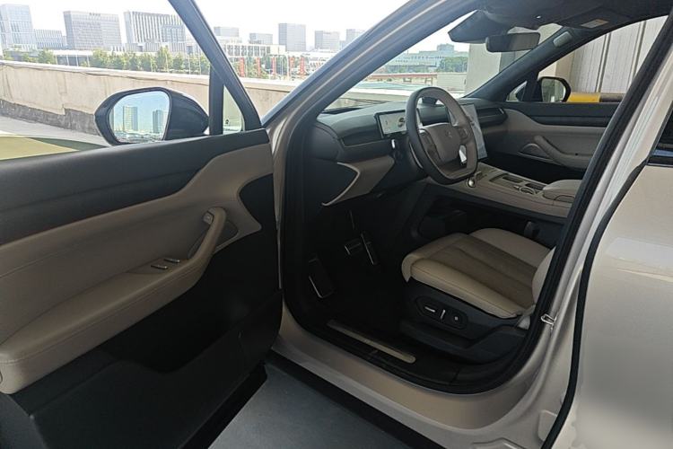 Used Nio ES8 2023 75 kWh Executive Edition Driver Seat