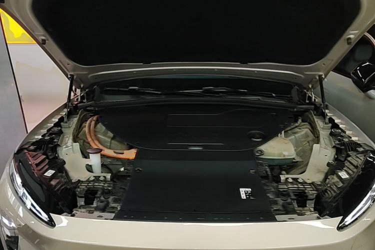 Used Nio ES8 2023 75 kWh Engine Bay