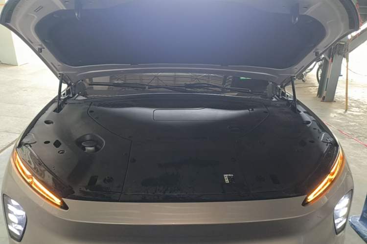 Used Nio ES8 2023 75 kWh Executive Edition Engine Bay