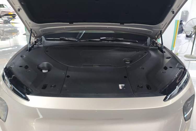 Used Nio ES8 2023 75 kWh Executive Edition Engine Bay