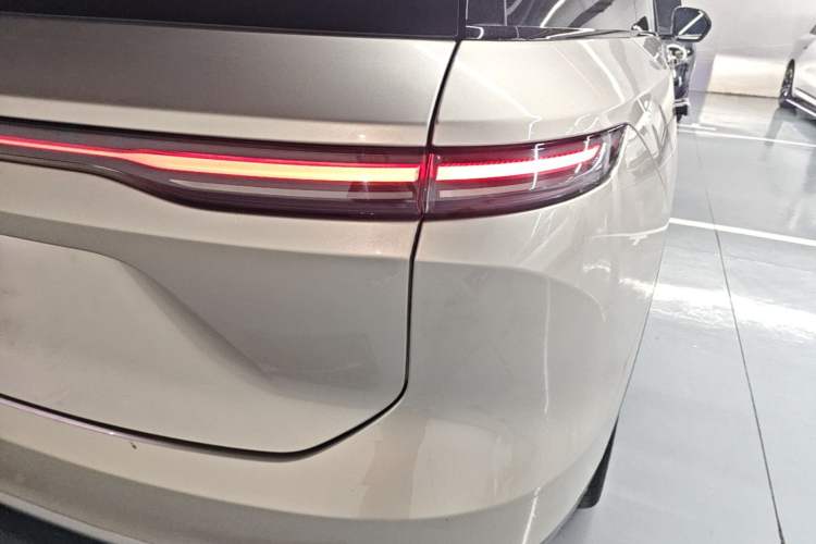Used Nio ES8 2023 100kWh Executive Edition Exterior 3