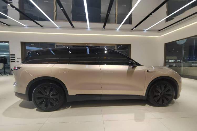 Used Nio ES8 2023 75 kWh Executive Edition Exterior 3