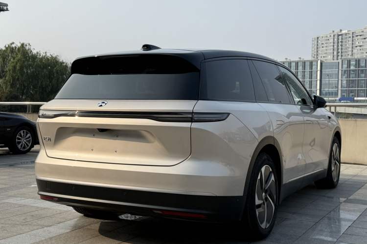 Used Nio ES8 2023 75 kWh Executive Edition Exterior 4