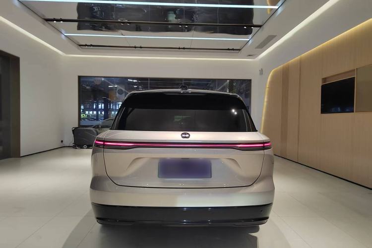 Used Nio ES8 2023 75 kWh Executive Edition Exterior 6